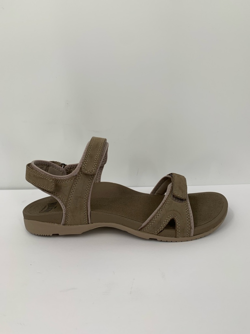 The Walking Company Balboa Sport sandals strappy comfort brown leather new 9